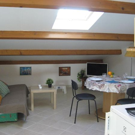 Apartmán T 2 Avec Velux Sous Les Combes De 34 M2 La Londe-les-Maures Exteriér fotografie